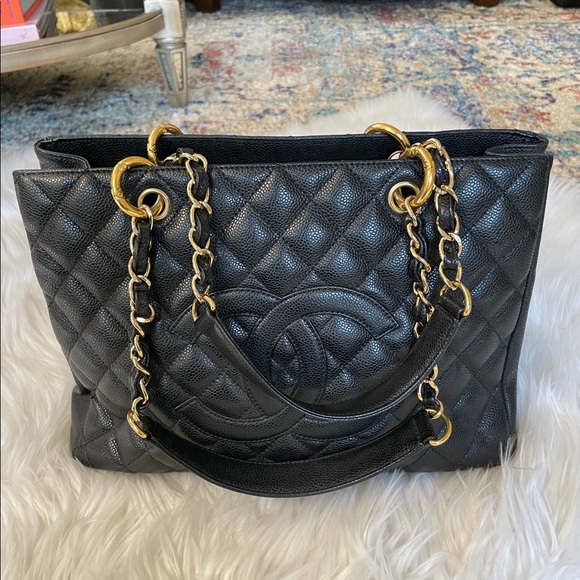 CHANEL Handbags - CHANEL Caviar Quilted Grand Shopping Tote GST Black